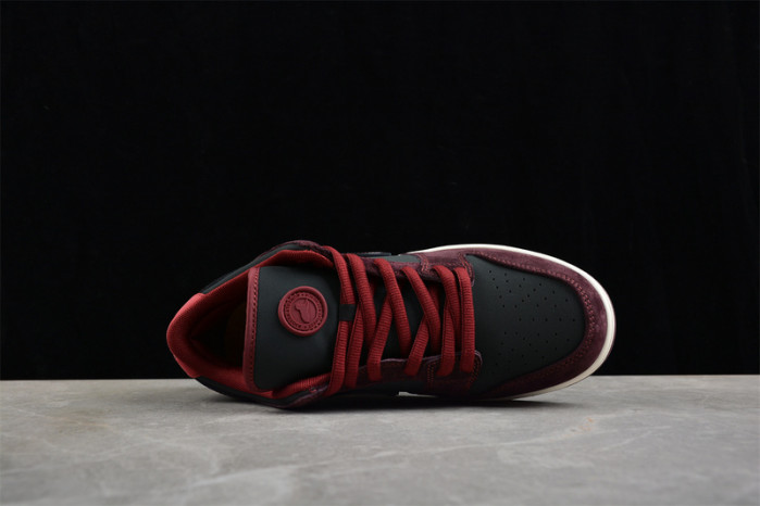 RIOT Skateshop x Nike Dunk Low SB 