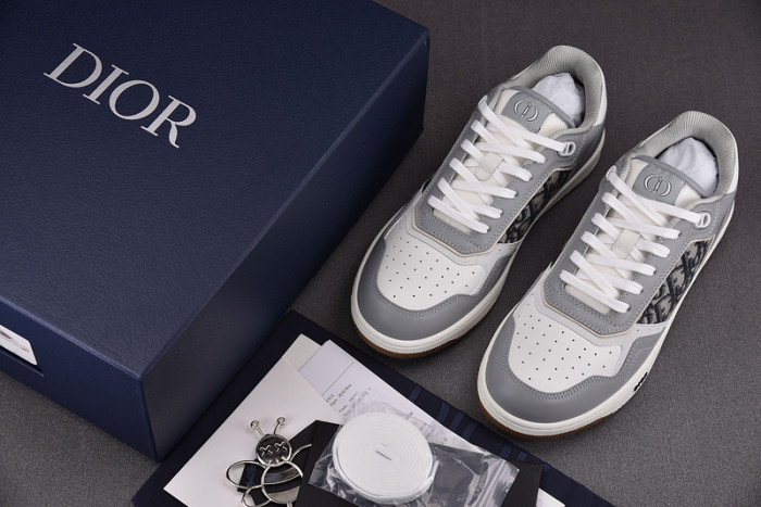 D10R B27 SNEAKERS