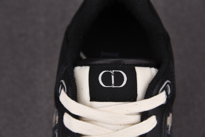 D10R B27 SNEAKERS