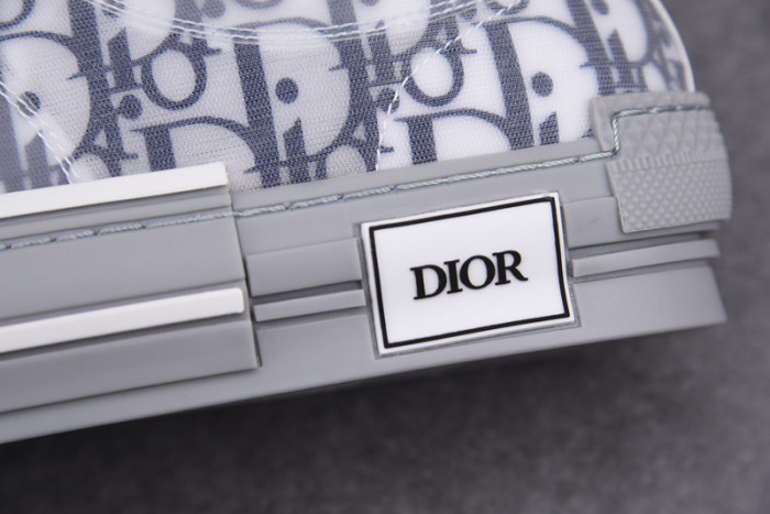 D10R B23 Sneakers Low Top