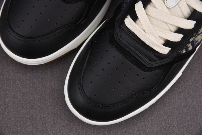 D10R B27 SNEAKERS