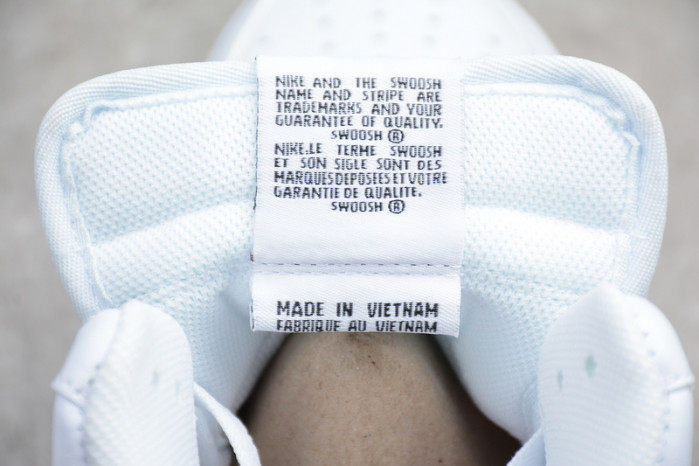 NIKE SUPREME AIR FORCE 1 ONE HIGH HI WHITE WORLD FAMOUS 698696-100